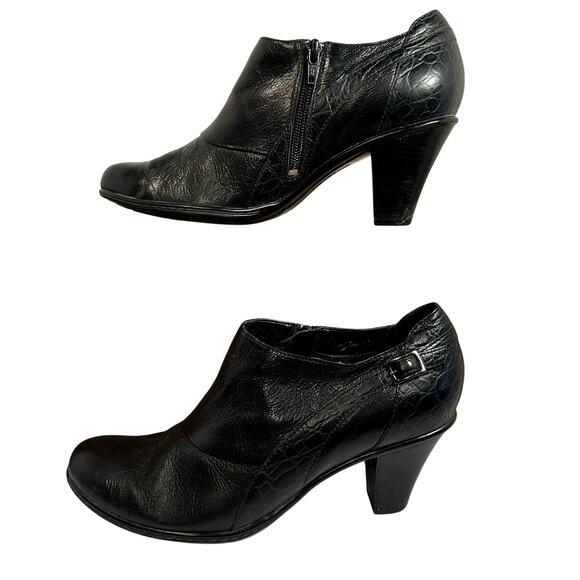 Clarks Bendables Heeled Ankle Booties Sz 10M Leather Career Comfort Shoes Dressy - Picture 1 of 11